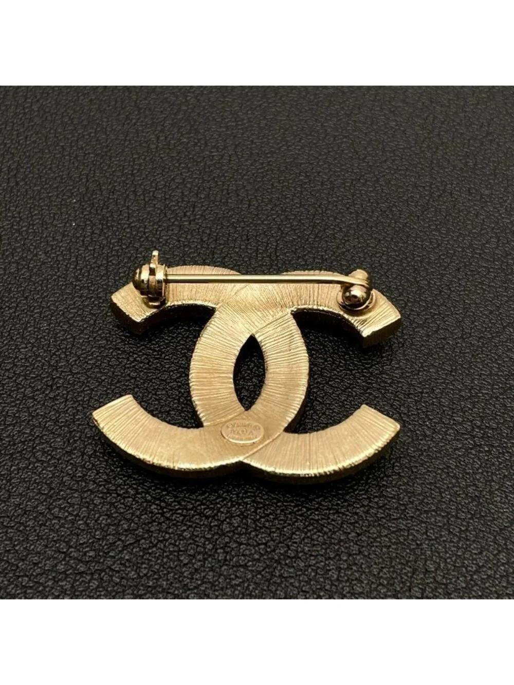 Chanel CC Logo Faux Pearl Gold Icon Brooch